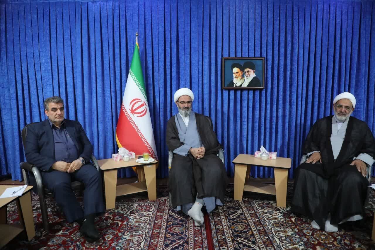  نشست مشترک نماینده ولی فقیه در استان و مسئولان قوای سه‌گانه استان